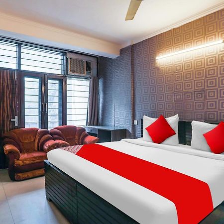 Hotel O Royal Galaxy Nuova Delhi Esterno foto