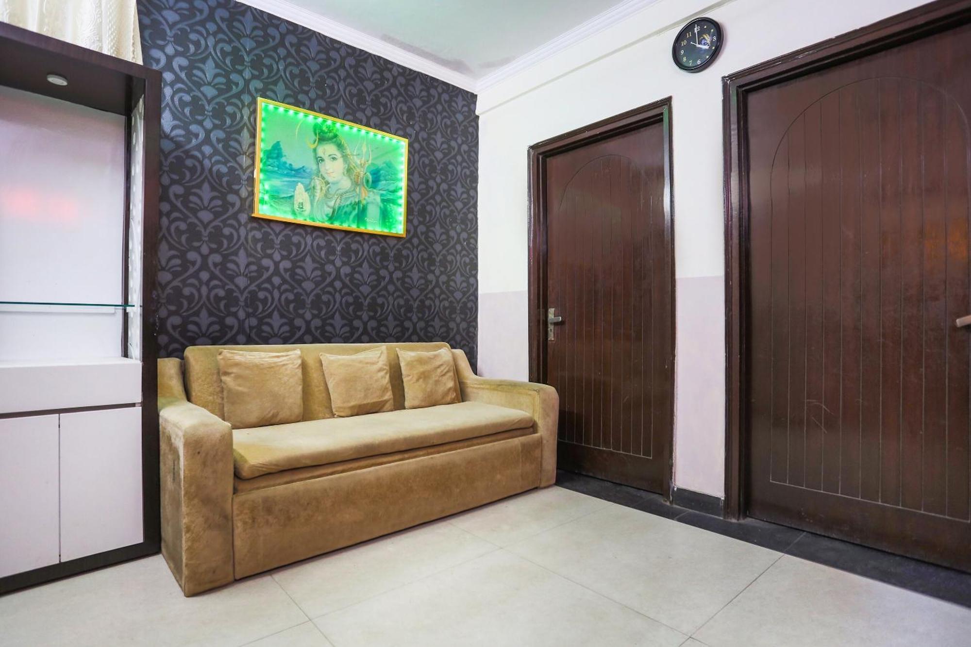 Hotel O Royal Galaxy Nuova Delhi Esterno foto